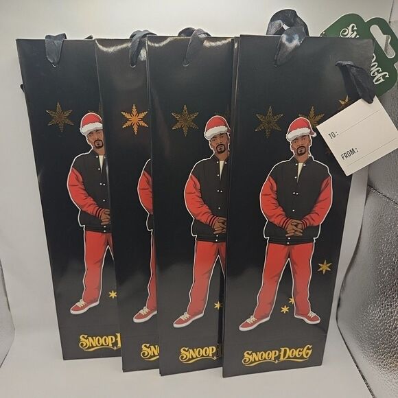 Four Snoop Dogg Tall Black Christmas Gift Bags Santa Snoop Gold Snowflakes - Picture 1 of 16
